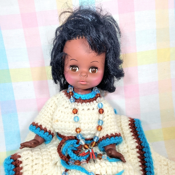 Vintage Native indigenous doll Regal Toy Canada open close eyes crochet dress - Picture 3 of 9